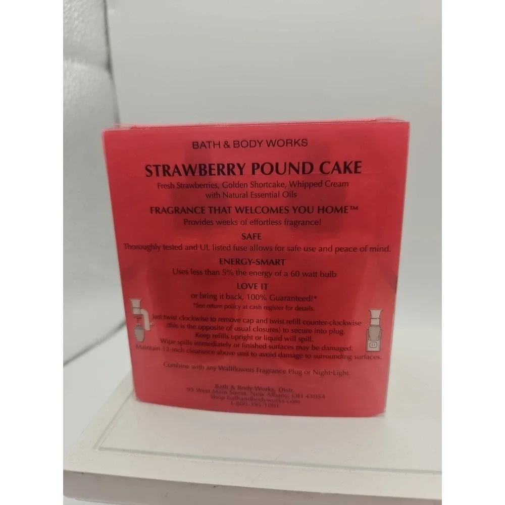 Bath & Body Works Strawberry Pound Cake Wallflowers Refills‎ 0.8oz 2pack